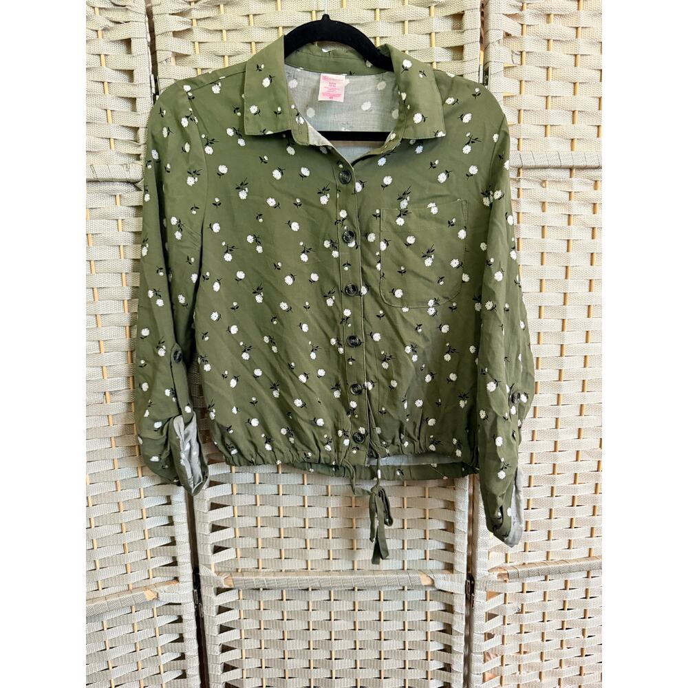 No Boundaries Breezy Summer Blouse Green S Floral Pattern Tie Front Waistband